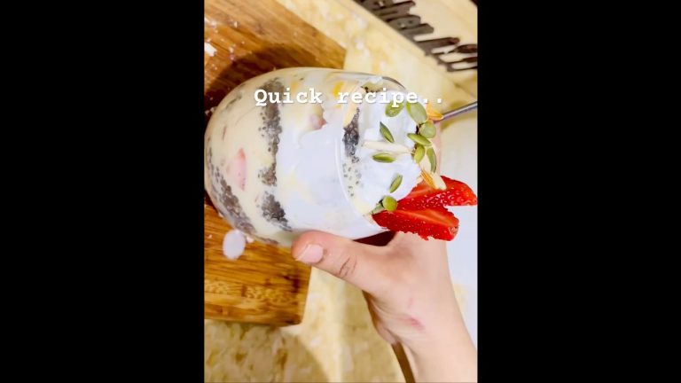 This 5 Minute Fruit Smoothie Bowl Will Make Your Morning AMAZING