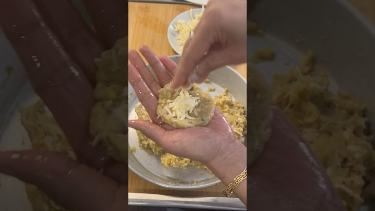 Chicken cheese balls#subscribe #irfanakitchendiary #trendingshorts #trending #viralvideo #viralreels