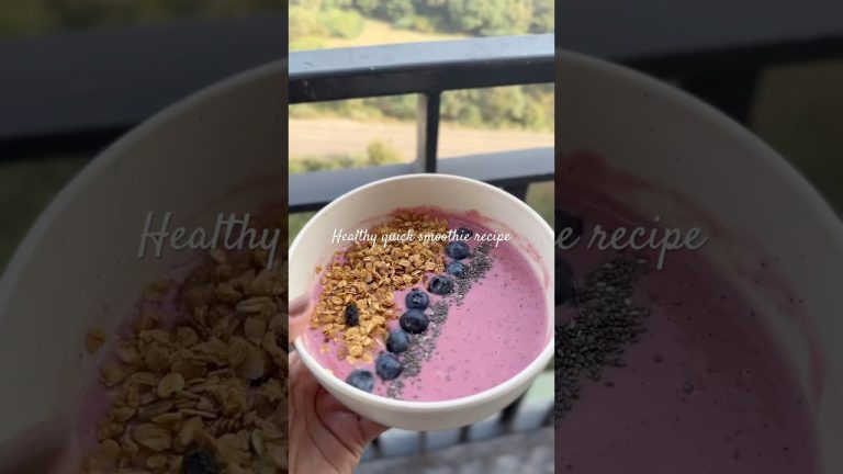 Healthy & quick smoothie recipe at home | Blueberry Strawberry smoothie bowl | Make smoothie bowl
