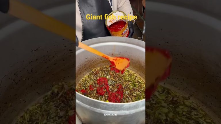 Giant fish eating 🦈🐟🐠#recipe #shorts #shortsfeed #shortvideo #mrbeast #delicious #foodie