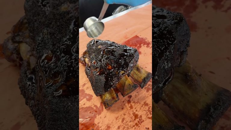 #letseat #makeitgood #bobbysbbq #feedingbodyandsoul #eatbobbys #bbq #barbecue #beefribs #beef #lunch