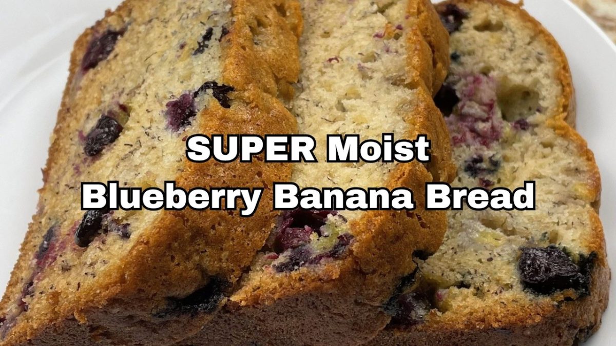 How to Make A SUPER Moist Blueberry Banana Bread – Easy Recipe