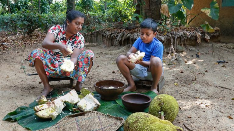 Jackfruit chips😊The chips my daughter makes from jackfruit are so delicious. village kitchen recipe