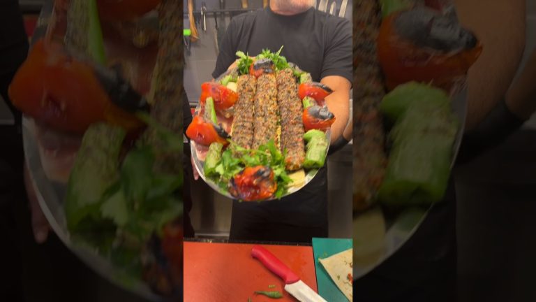 Mahmut Usta’dan Esgilerden Beyti kebabı. 👌🏻😋 #mahmutusta #bingol #bbq #kebap #food #reklamcilik