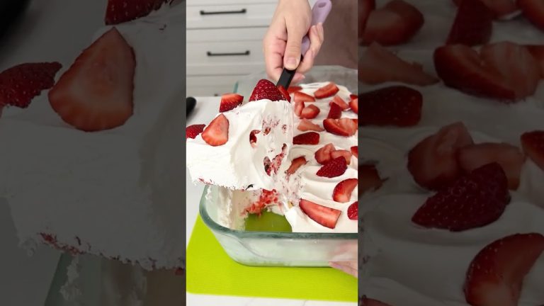 This is my favorite spring dessert  #recipe #easyrecipe #icecream #strawberry #dessert