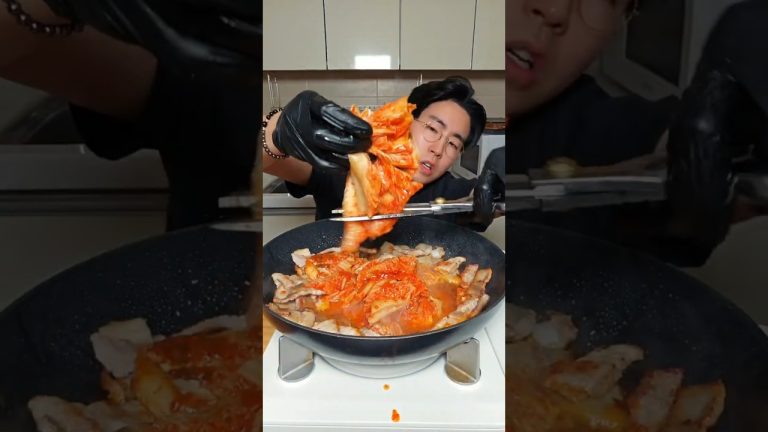 Kimchi Fried Rice with Pork Belly 🥬🥓🍚🤩