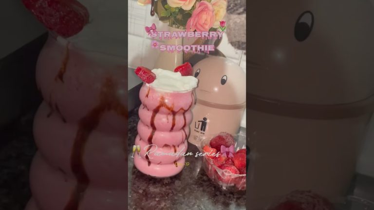 Strawberry smoothie #food #cook #cooking #youtubeshorts #trending #trendingshorts