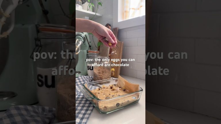 Eggs are eggs, right? 🍫 recipe at Josiemichelledavis.com #easterrecipes #dessert #baking