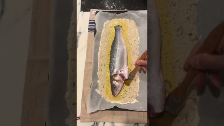 #seabass #saltbakedfish #fishrecipe #cookingfish #fish #seafood #cooking #recipes #homecooking