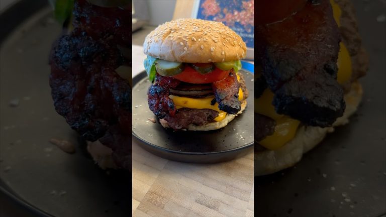 Thiccc bacon cheese burger… might actually be gammon? #shorts