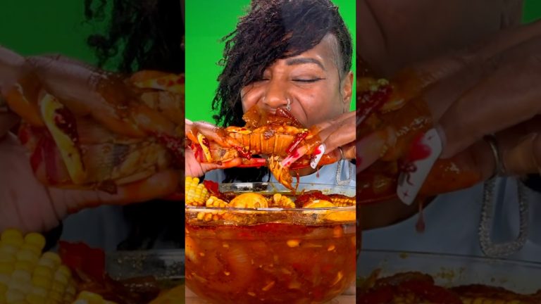 Lobster Boil #bloveslife #mukbang #seafoodrecipes #eating #seafoodboil #foodie