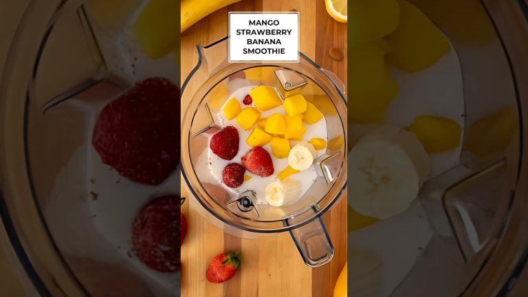 Tropical 🌴 Mango 🥭 Banana 🍌 Strawberry 🍓 Smoothie #healthyrecipes #protein #smoothie  #diet #short