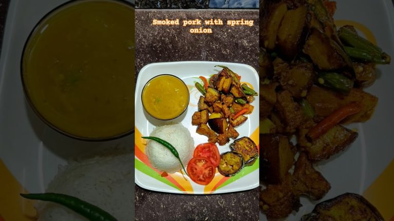 (শুকুৱা)গাহৰি পিয়াঁজ পাতেৰে#assamese#smokedpork with spring onion #pork #dali #youtube #ytshorts