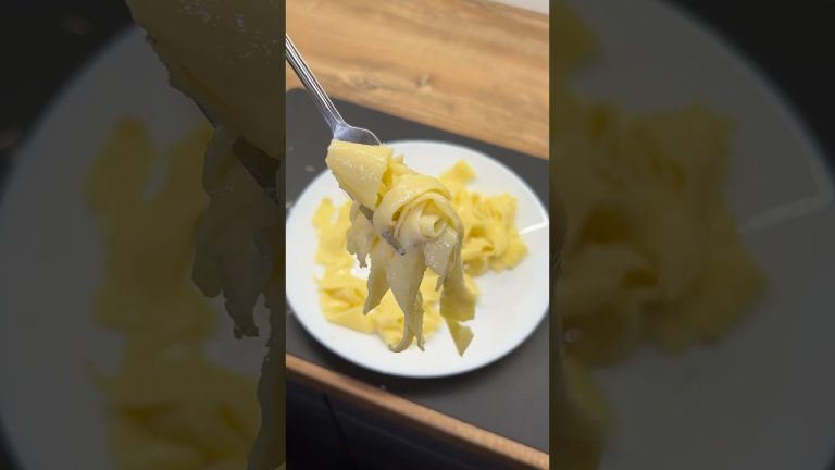 How to Cook Fettuccine Alfredo | Easy Recipe