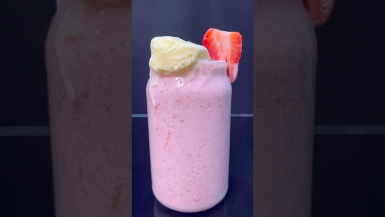 Strawberry Milkshake 🍓#shorts #milkshake #strawberry #food #easyrecipe #trending