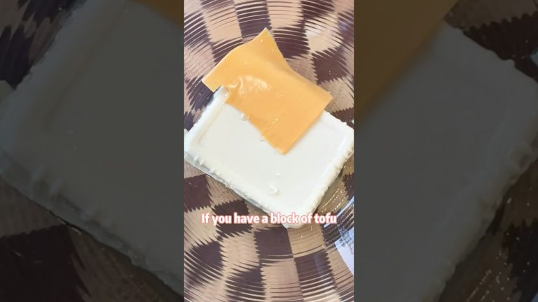 Don’t deep fry your tofu anymore! Mix it with cheese to make some cheesecake 🧁