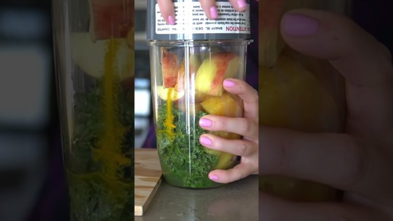 5-ingredient Turmeric Kale green smoothie