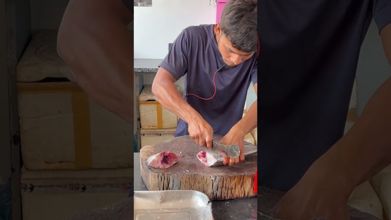 Halwa Fish #fishcutting #viralvideo #seafood #food #shortvideo #ytshorts #seafoodrecipes #￼