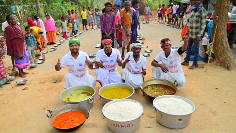 Magur fish recipe || Special magur fish curry cooking for village poor people || Helping Kitchen