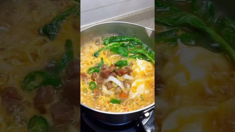 Beef Ramen 🍜 #ramen #noodles #easyrecipe #instantnoodles #cooking #food #recipe #yummy