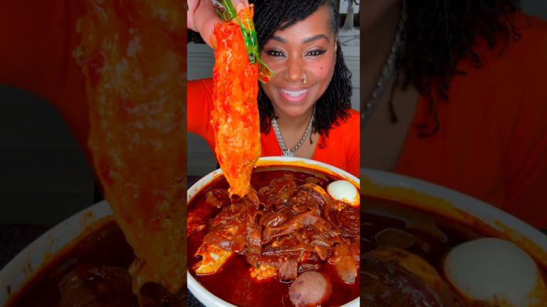 King Crab Feast #bloveslife #mukbang #seafoodrecipes #eating #seafoodboil #kingcrabs