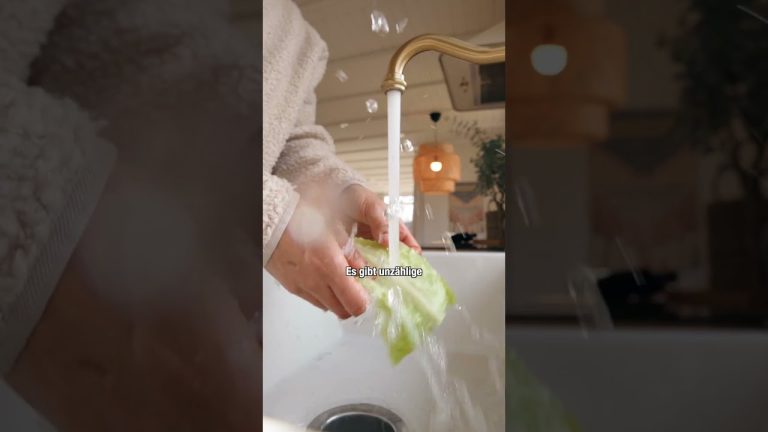 Brot mit Messer und Gabel essen ?