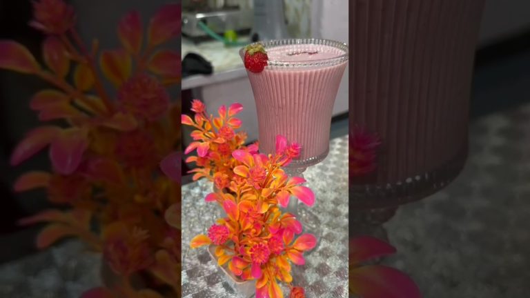 strawberry smoothie weight lose recipe#shorts #straberry recipe