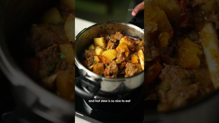 Delicious, comforting, and full of flavor Tharid is the perfect way to break your fast this Ramadan!