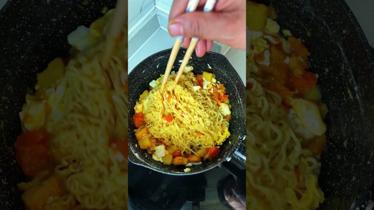 Curry diced chicken with noodles #like #cooking #pork #food #frywings #recipe #noodles #foryou