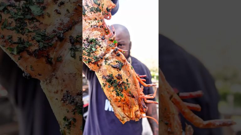 Colossal African tiger prawns 🦐 🔥 #sesfood #surfnoturf #easyrecipe