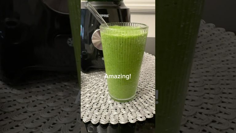 This green smoothie is great for digestion #smoothierecipes #smoothie #healthy #healthylife