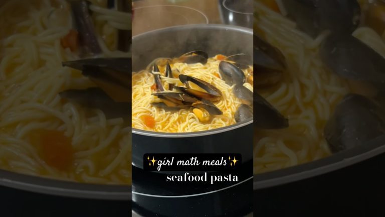 Seafood Pasta – Girl Math Meals ✨ #pasta #healthy #seafood #foodblogger