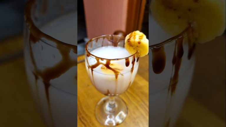 banana 🍌 milkshake with nuts #shorts #trending #food #ytshorts #viralvideo #milkshake