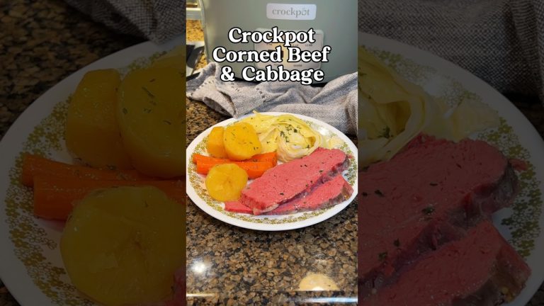 🍀BEST way to cook CORNED BEEF & CABBAGE is in the crockpot of course! #cornedbeef #crockpot