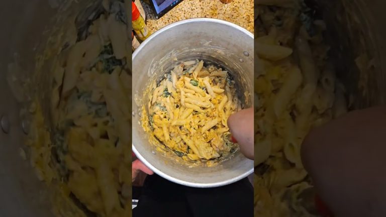 Seafood Alfredo #SeafoodAlfredo #Pasta #Food #seafoodrecipes #Salmon #Shrimp #Crabmeat