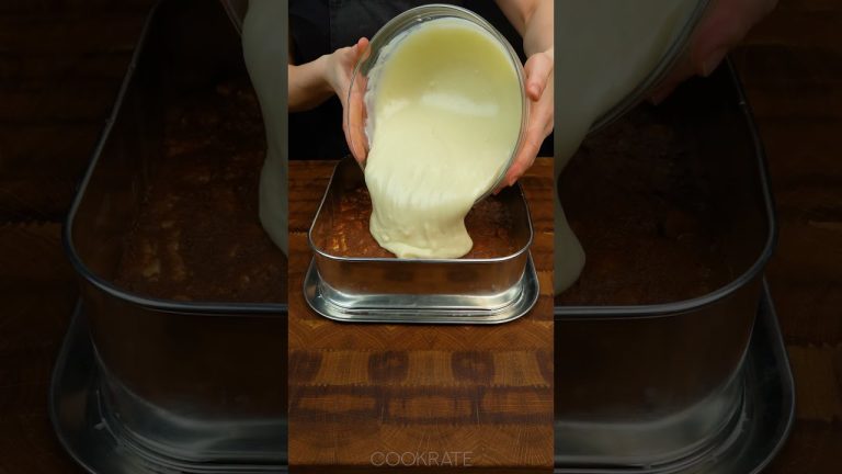 I taught all my friends the trick for the fastest chocolate dessert!