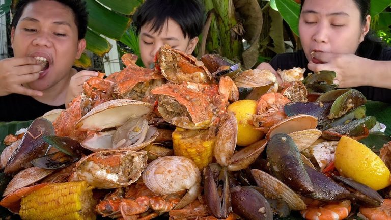 MOUTHWATERING SEAFOOD BOIL | OUTDOOR COOKING collab w/ @JazzEATS