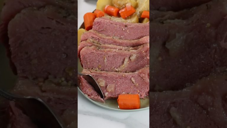 Slow Cooker Corned Beef and Cabbage
