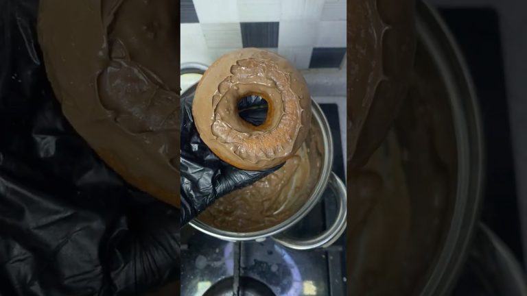 Perfect Homemade Donuts 🍩 with Chocolate Glaze – Easy & Delicious Recipe!