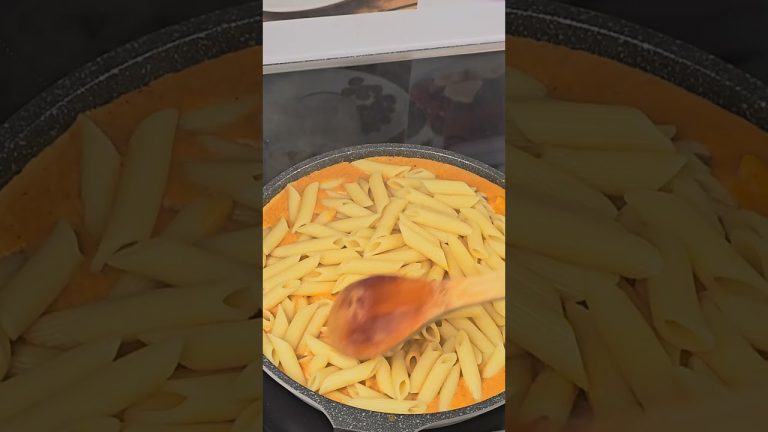 Pasta al Forno mit doppeltem Mozzarella Käse und cremige SahneBolognese soße#shorts #pasta  #kochen