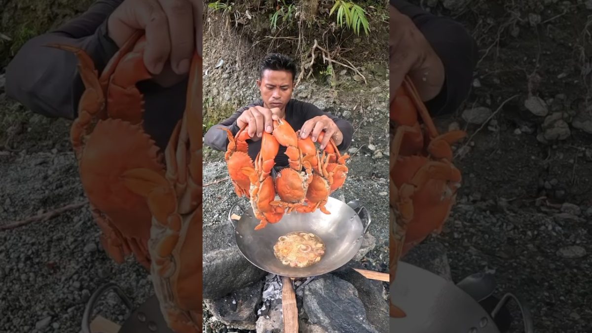 Frying Fresh Red Crabs with COCONUT WATER – Unique Red Crab Recipe!