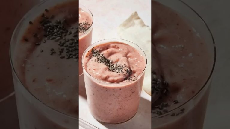 Banana Chia Strawberry  Shake 🍓🥤 | Healthy & Delicious!”