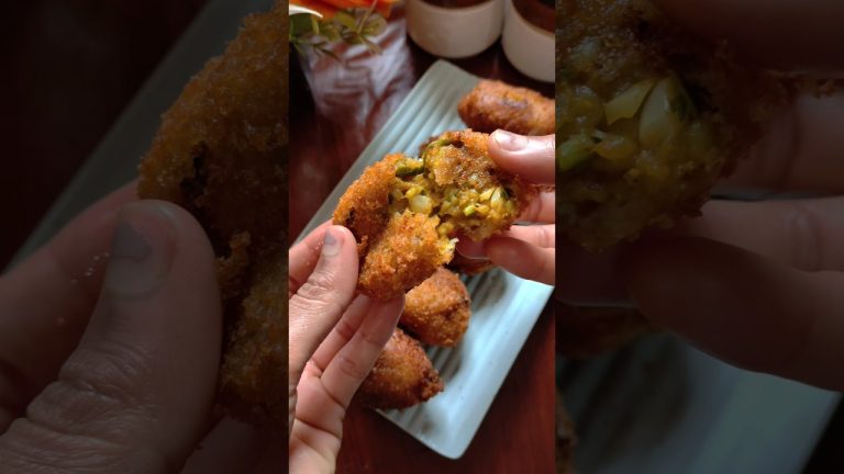 Crispy And Delicious Bread Roll | Extra crispy Bread Roll Recipe | Bread Roll #shorts #youtubeshorts