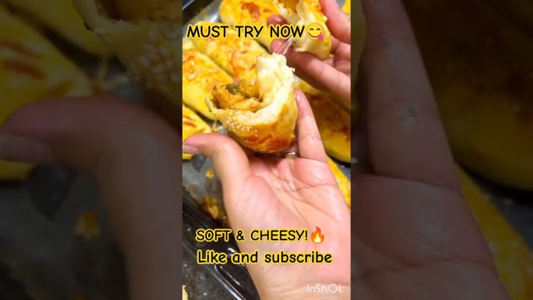 Delicious Chicken Cheese Bread. #shortsfeed #food #recipe #foryou #cooking #foodie #chickenbread #yt