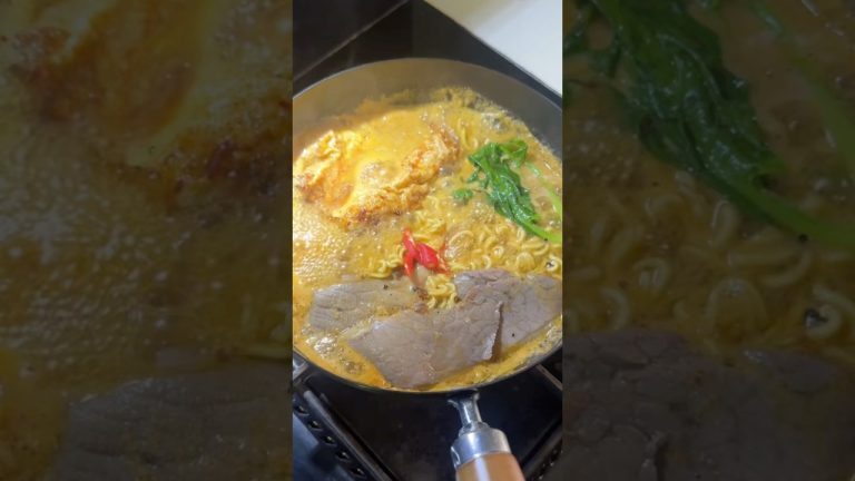 Beef Ramen 🍜 #beef #ramen #noodles #easyrecipe #instantnoodles #cooking #food #recipe #delicious