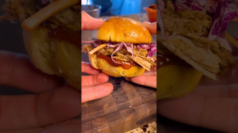 BBQ Pulled Pork Sandwich🤤🍖#shorts