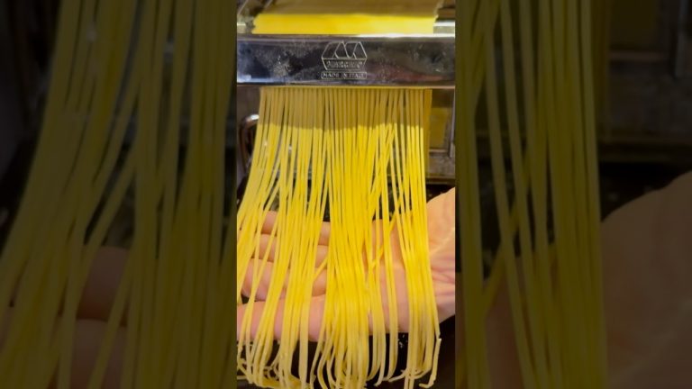 Faire des #spaghetti fraîches maison ! #pasta #recette #food #cheflife #cuisine #tutorial