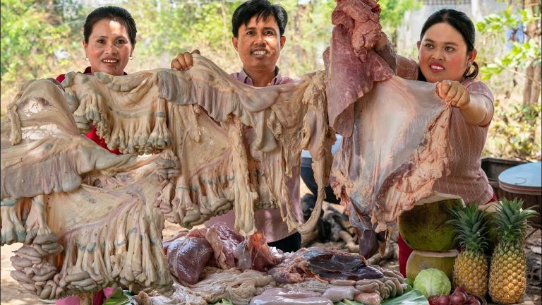 🔥 Exotic Beef Lung & Intestine Feast! Coconut-Boiled, Mixed Salad & BBQ – A Must-Try Recipe!