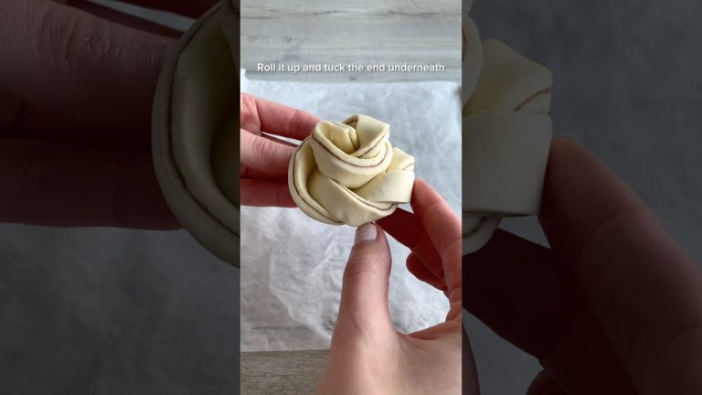 Easiest cinnamon rolls ever 😍