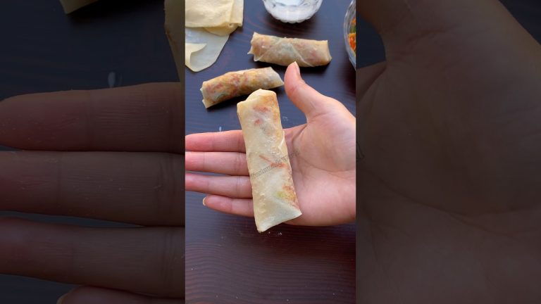 Easy Spring Roll Folding Technique #Shorts #rollfolding #springrollfolding #springrollwrap #food